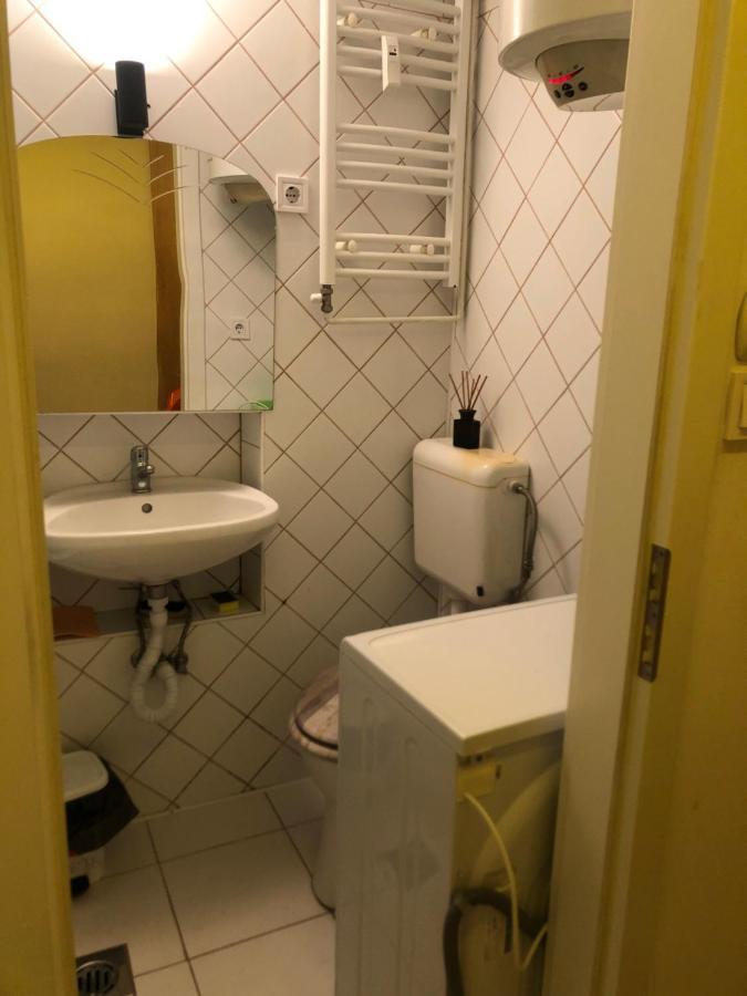 בודפשט 7Dab Apartments Huszar Contactless Self Check-In מראה חיצוני תמונה
