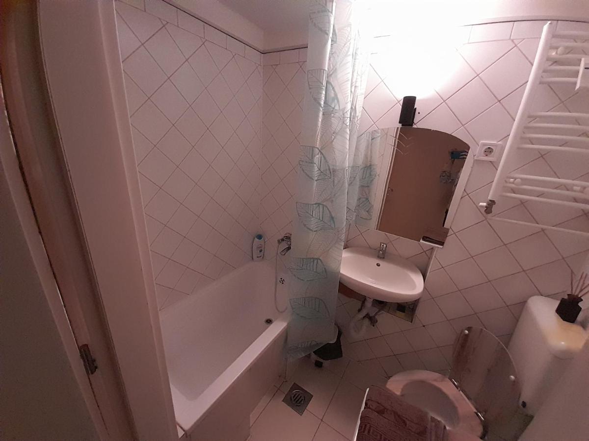 בודפשט 7Dab Apartments Huszar Contactless Self Check-In מראה חיצוני תמונה